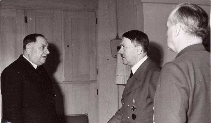 predsednik kvislinške vlade Srbije
                              ratni zločinac Milan Nedić kod Hitlera
                              1943