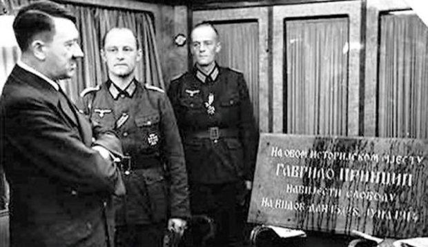 Spomen-ploča Gavrilu Principu
                            rođendanski dar Hitleru 20. april 1941. /
                            Foto Hajnrih Hofman/Bild arhiv