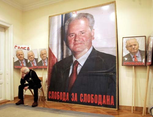 Nella sede del Partito Socialista di Serbia, 13 marzo 2006