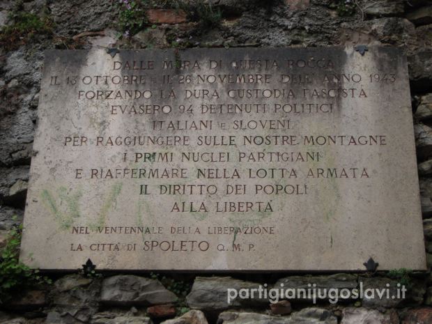 Lapide alla Rocca di
              Spoleto